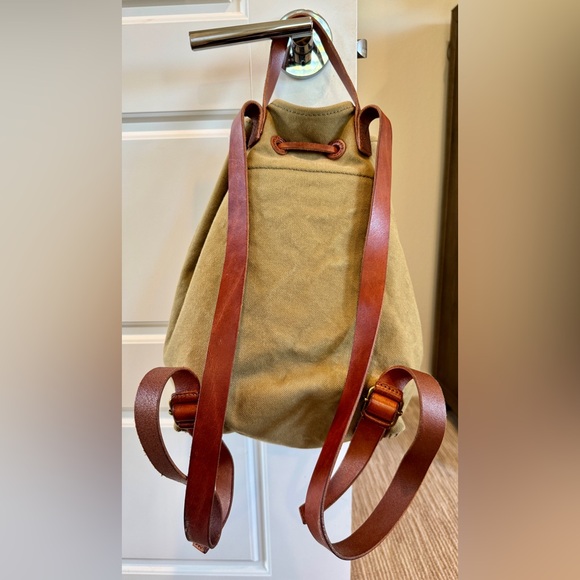 Madewell Olive, canvas small backpack with leather  straps, excellent condition - Picture 2 of 6